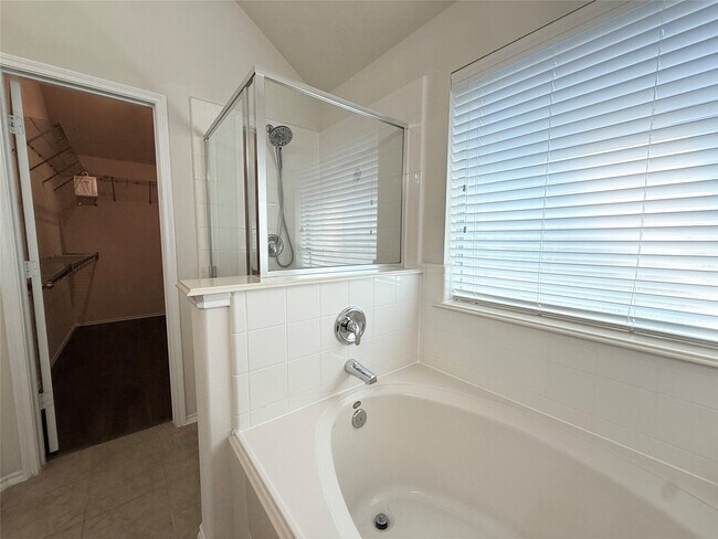 Building Photo - 24810 Lazy Tee Ln