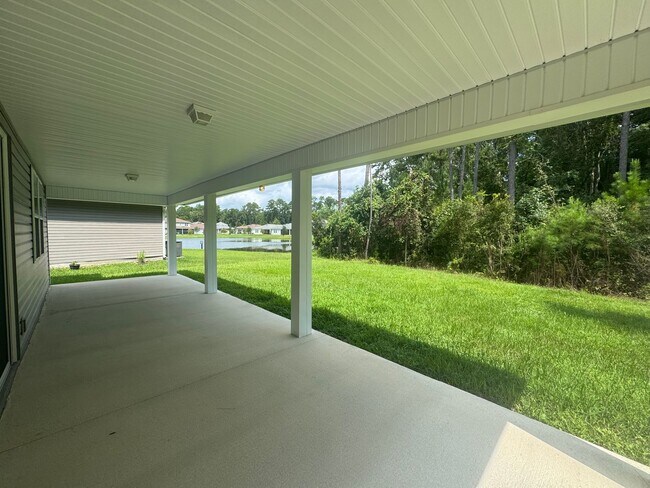 Building Photo - Fall into Savings – New Rental Rate $2,100!