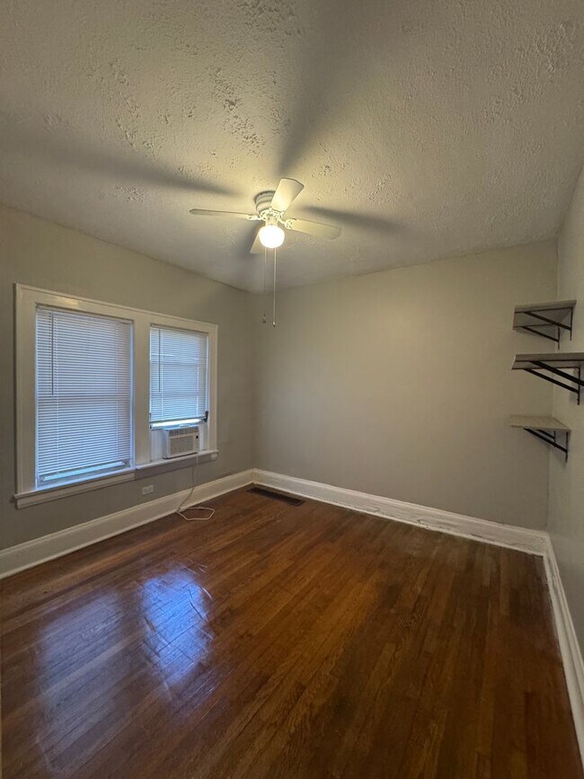 Building Photo - 1365 Phelps Ave