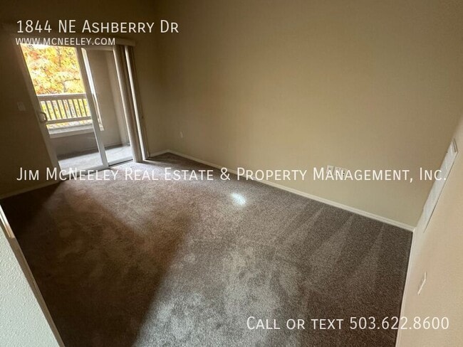 Building Photo - 1844 NE Ashberry Dr