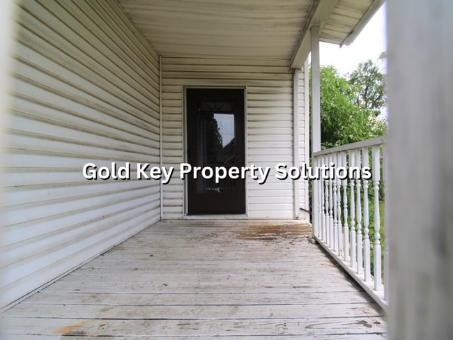 Building Photo - 3 Bed 1 Bath Home For Rent W/ Fenced Yard
