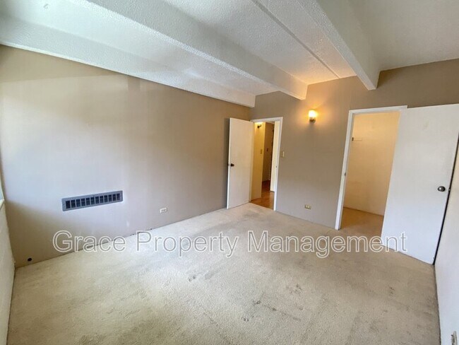 Building Photo - 555 E 10th Ave