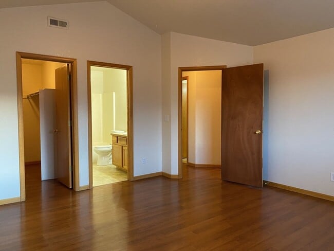 Building Photo - 3 Bed, 2 Bath Duplex in West Fort Collins close to Foothills