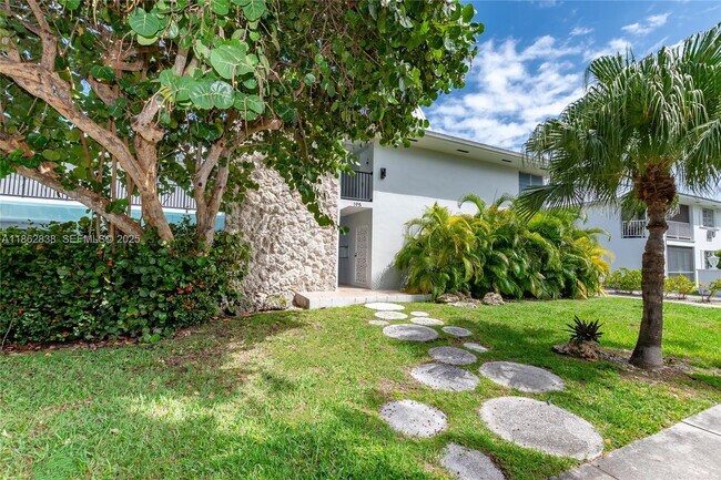 Building Photo - 195 Sunrise Dr