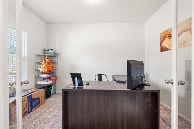 Building Photo - 5872 Strawflower Ln