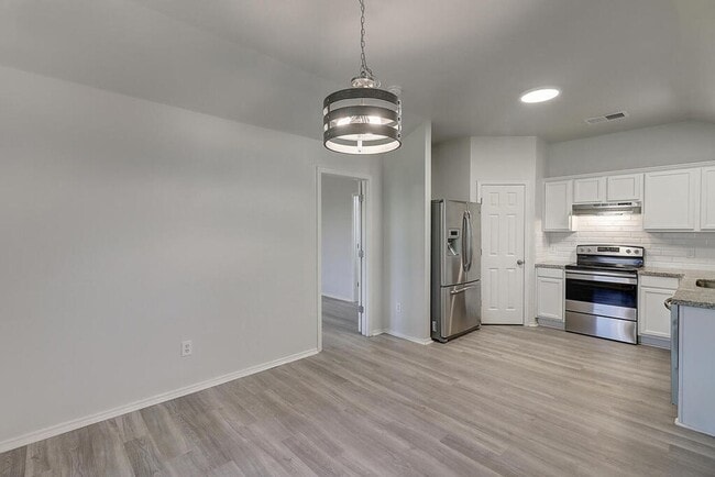 Building Photo - 7605 Cougar Dr