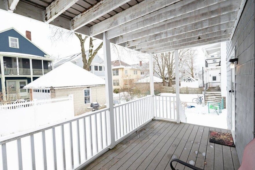 Building Photo - 15 Wheelwright Rd