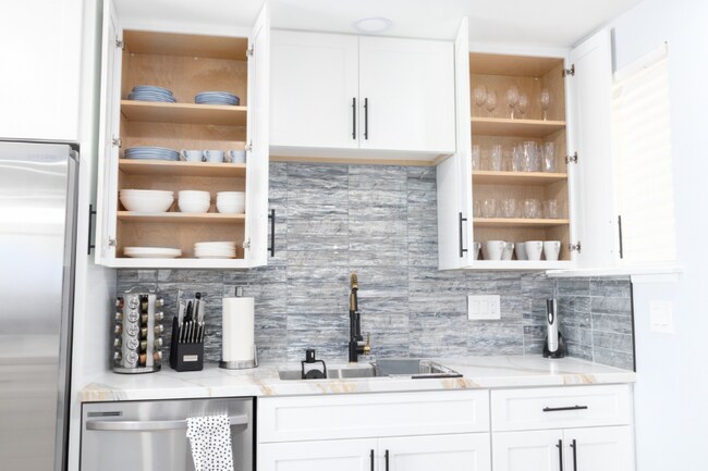 Building Photo - 3950 Marlesta Dr