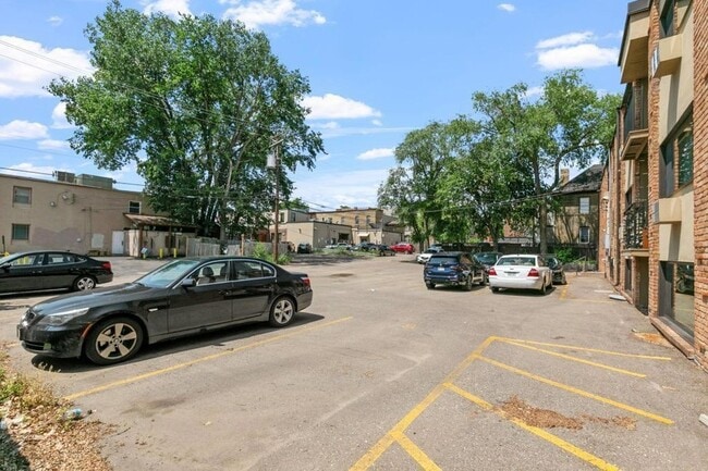 Building Photo - 2530 1st Ave S