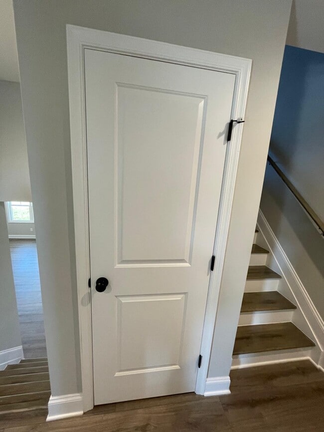 Building Photo - 1054 Brownstone Ln