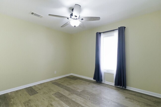 Building Photo - 2 Wood Thrush Ct