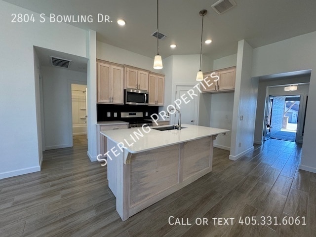 Building Photo - 2804 S Bowling Dr