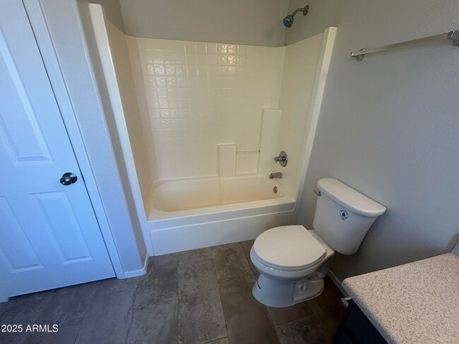 Building Photo - 2274 E Hazeltine Way