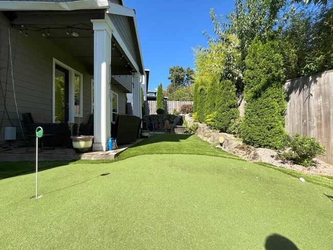 Building Photo - Expansive 4-Bedroom Home with Office, Ente...