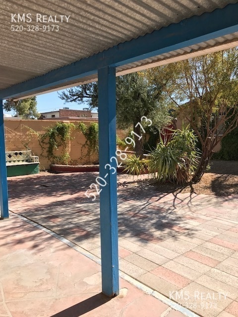 Building Photo - 625 N Desert Ave