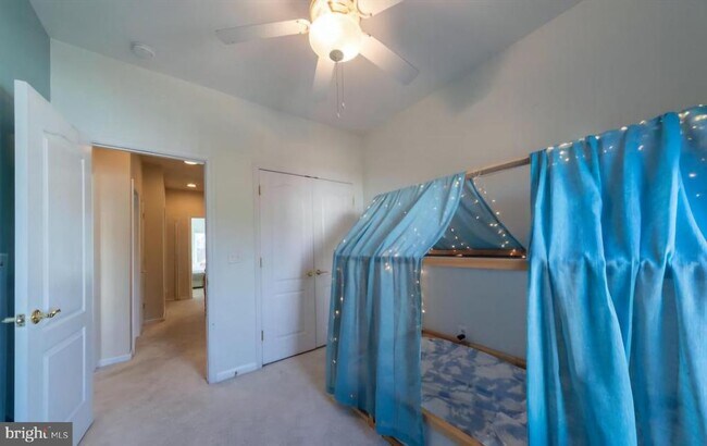Building Photo - 6931 Rolling Creek Way