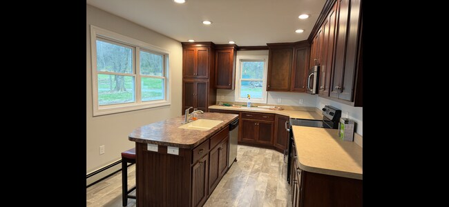 Building Photo - 885 Mount Zion Rd