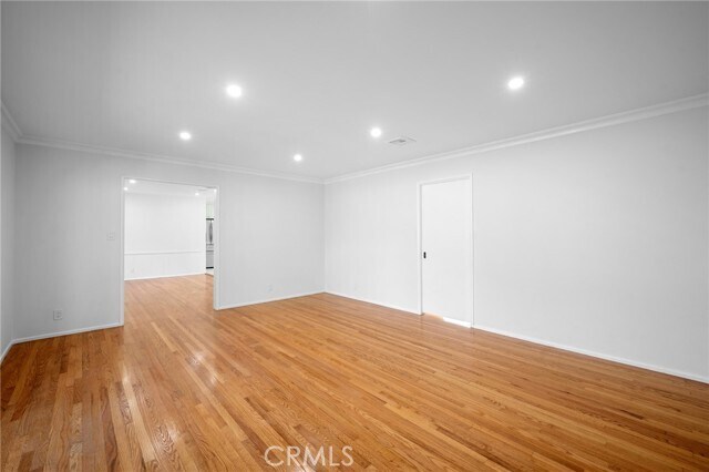 Building Photo - 685 Rim Rd