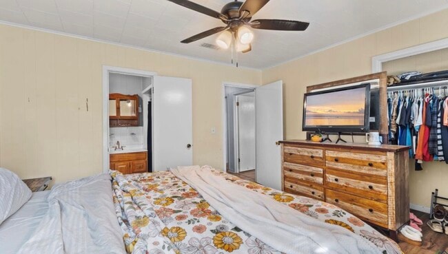 Building Photo - 308 SW Johnson St