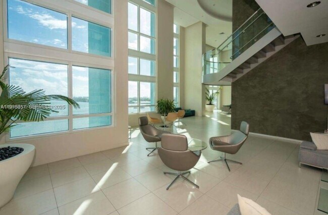 Building Photo - 1900 N Bayshore Dr