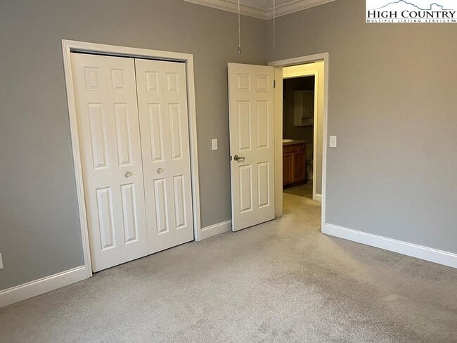 Building Photo - 403 Ridgecrest Ave