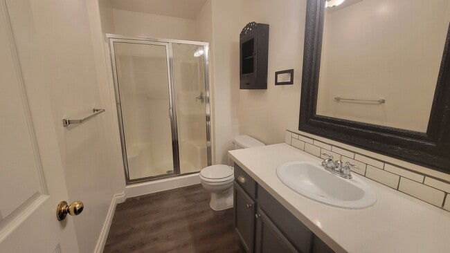 Building Photo - 10919 Golden Valley Dr