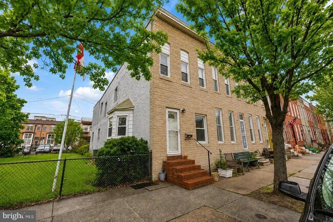 Building Photo - 1437 Towson St
