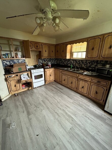 Building Photo - 951 High St