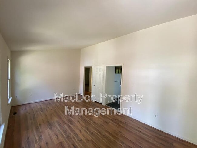 Building Photo - 507 Montgomery Dr