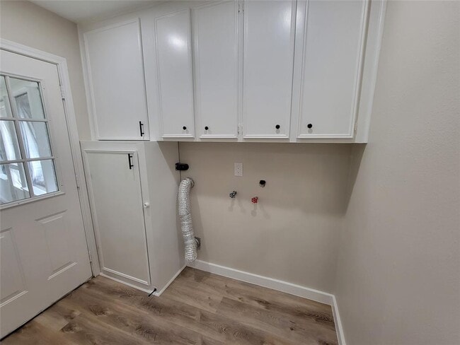 Building Photo - 1409 Drexel Dr