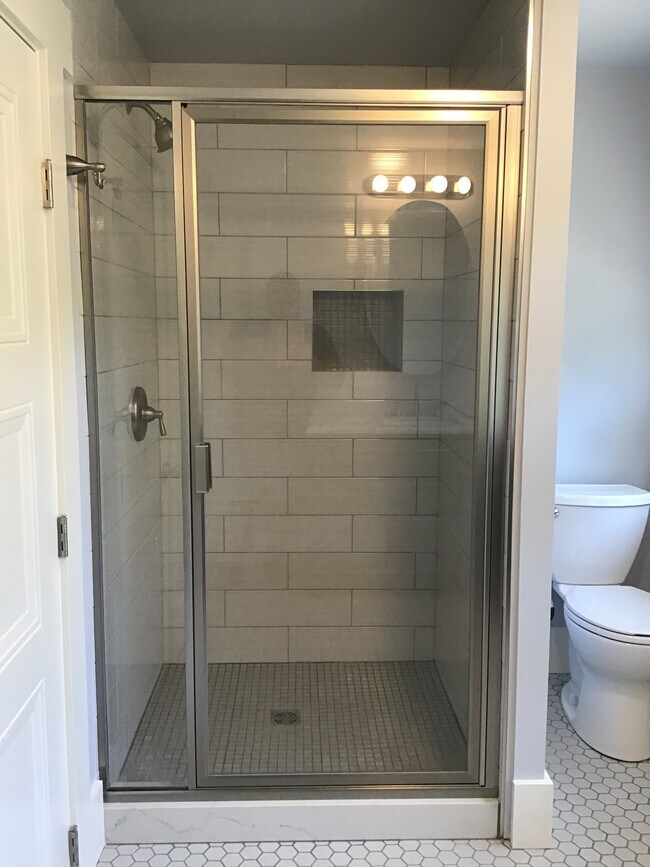 Second story shower - 535 Prescott St