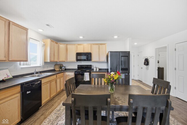 Building Photo - 6758 Honeysuckle Way