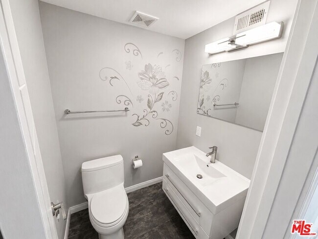 Building Photo - 4128 Elizabeth Ct