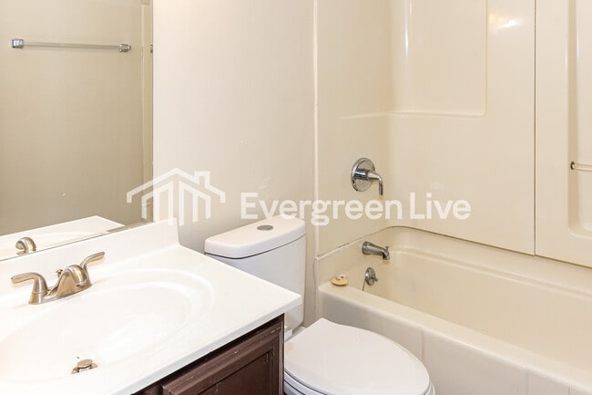 Building Photo - 209 Point S Ln