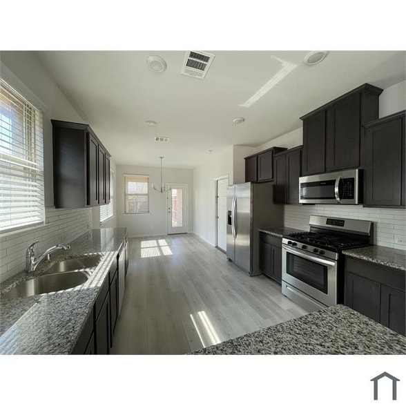 Building Photo - 2304 Pyrite Dr