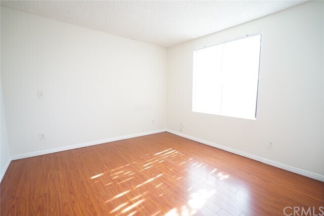 Building Photo - 1012 S Marengo Ave