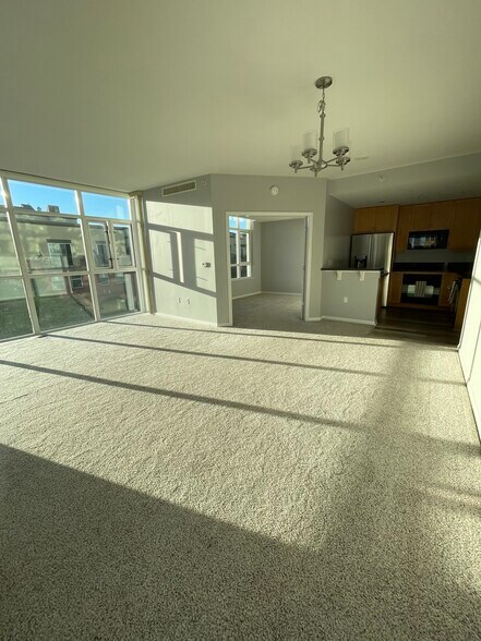 Building Photo - 850 Beech St