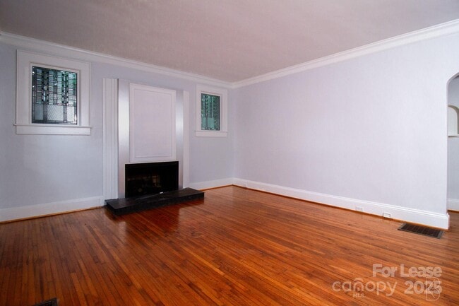 Building Photo - 3400 Eastway Dr