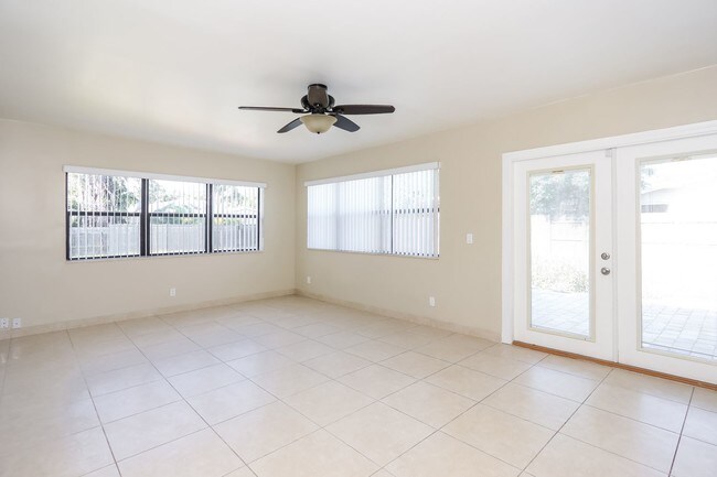 Building Photo - 3341 W Park Rd