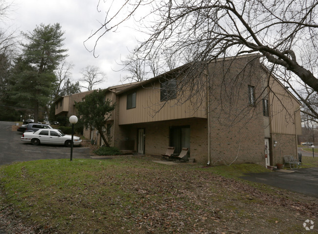 Building Photo - Valley Townhouses