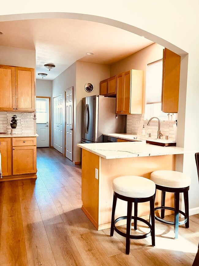 Building Photo - Fully Furnished 2 bedroom cottage in downtown Poulsbo...available starting 5-1