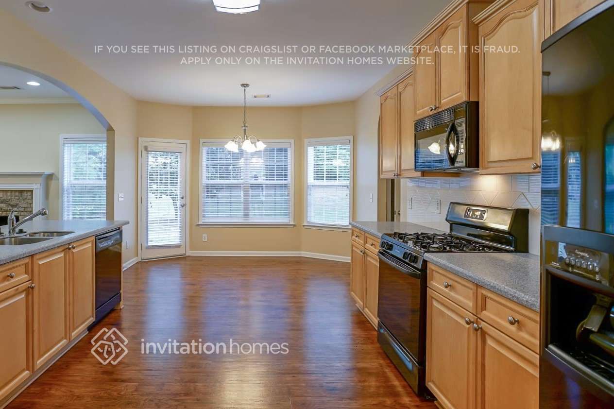 Building Photo - 940 Island Bluff Ln