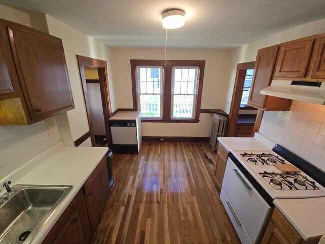 Building Photo - 56 Creeley Rd