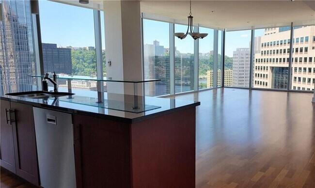 Building Photo - 550 Market St