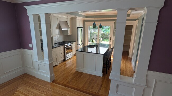 Building Photo - 133 Elmwood Rd