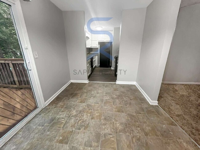 Building Photo - Move in before October 15th and get $100 O...