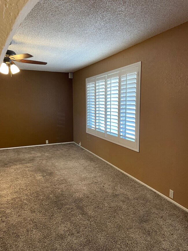 Building Photo - OWNER'S SUMMER SPECIAL-$300 OFF first 3 months! Sparkling Pool Home!