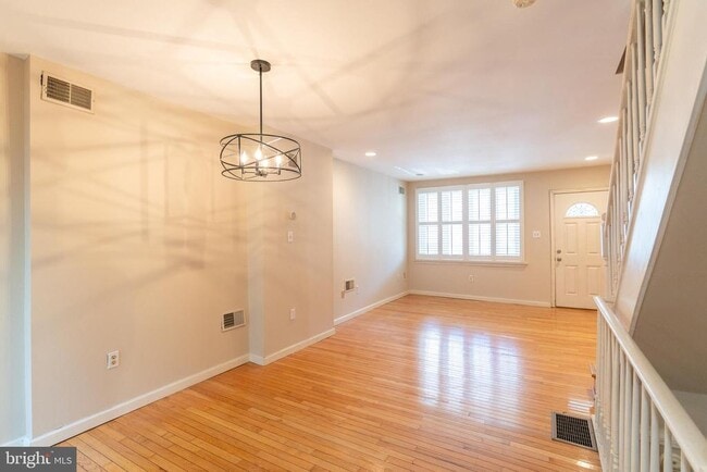 Building Photo - 2822 S Smedley St