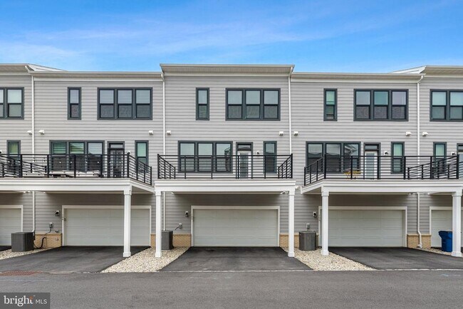 Building Photo - 105 Vaughn Dr
