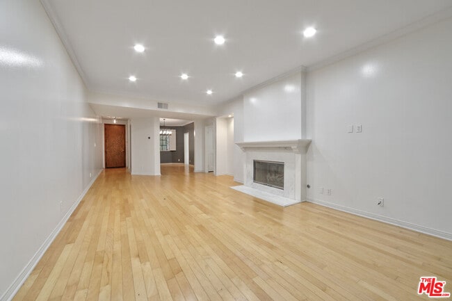 Building Photo - 11939 Gorham Ave